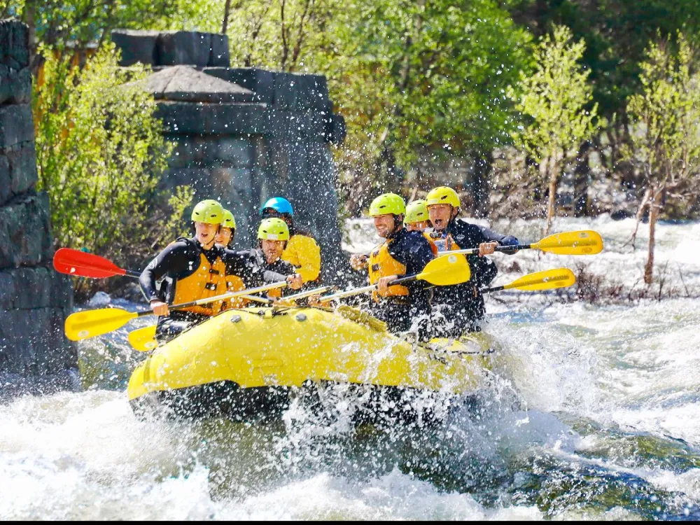 Dagali Fjellpark - Extreme Full On Rafting with a snack 