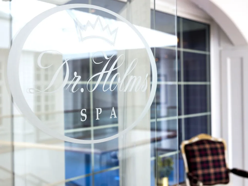 Dr. Holms Hotel