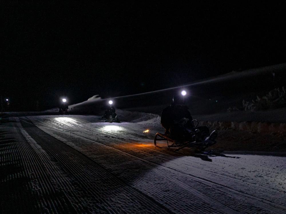 Lift-based night sledding - action on the toboggan run