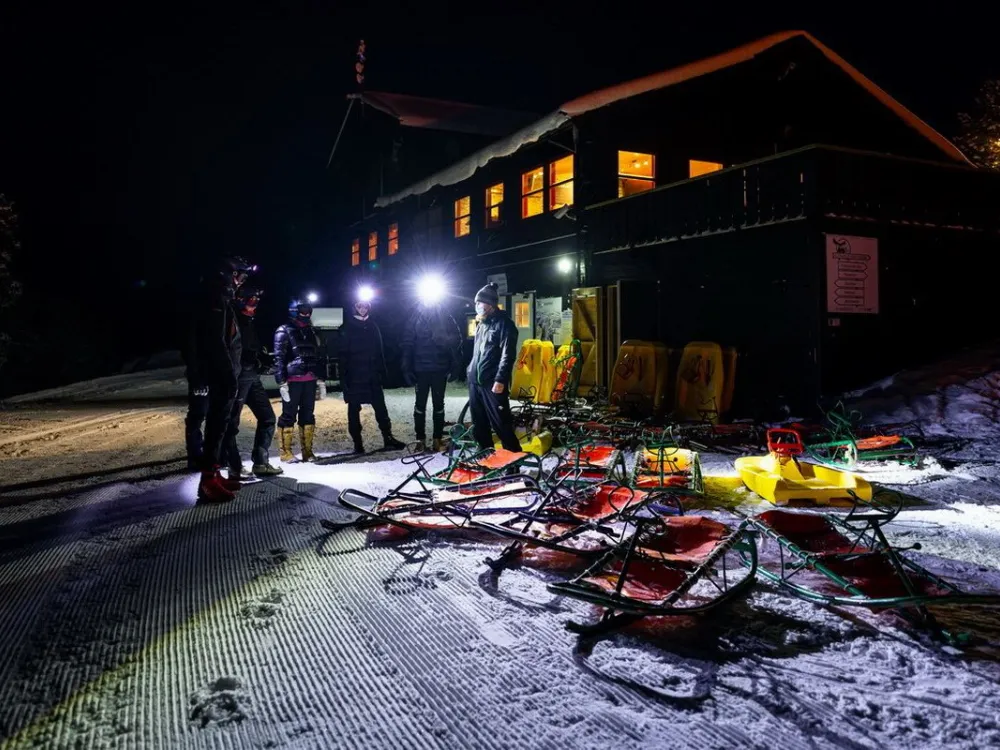Lift-based night sledding - 1 hour 