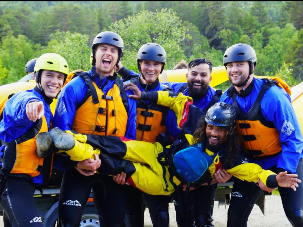 Dagali Fjellpark - Extreme Full On Rafting with a snack 