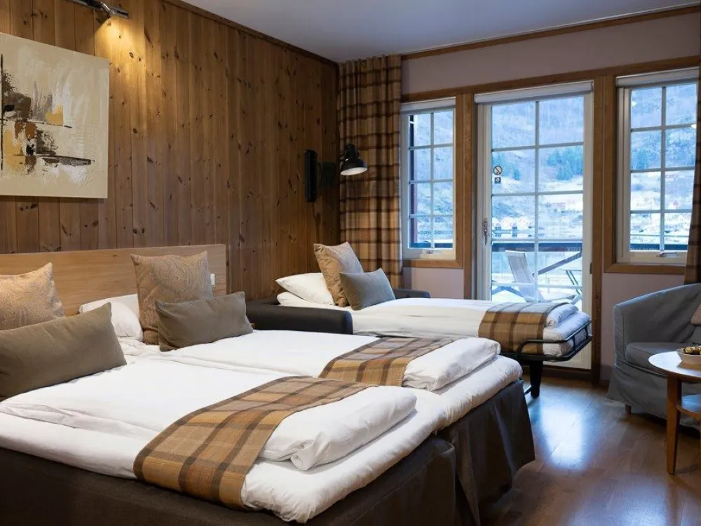 Twin/triple room with balcony
