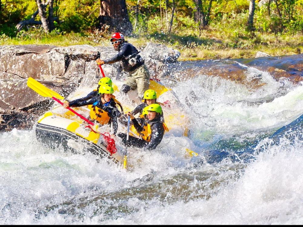 Dagali Fjellpark - Extreme Full On Rafting with a snack 